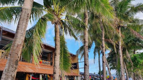 Manoc-Manoc Resort | Bamboo Beach Resort & Restaurant