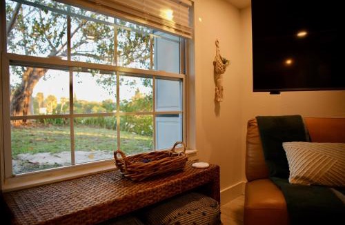 River Isles Apartment | Bamboo Bungalow - waterfront studio near beach