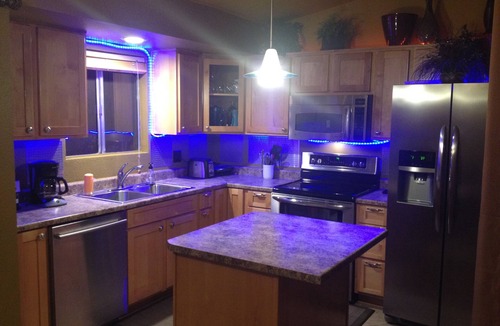 Deer Valley House | Bamboo garden w/ Firepits, MASSAGE CHAIR, SPA, HEPA clean air, Outside Heaters