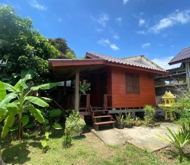 Thakhek House | Bamboo Hostel