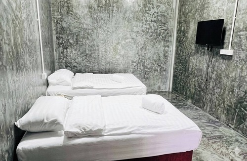 Khlong Lan Hotel | Ban Tew Kao