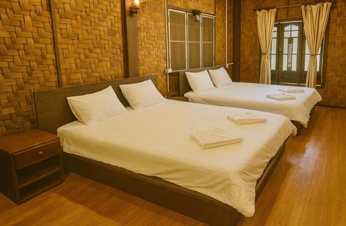 Vang Vieng Resort | Ban Villa PhaSouk
