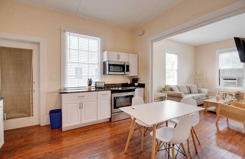 Historic Seaport House | Banana's Foster Guesthouse