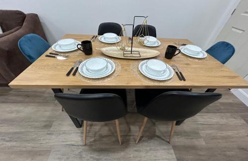 Hastings Highlands Apartment | Bancroft VIBES l Sleep 7 l BBQ I FIRE PIT