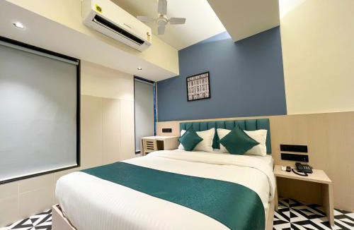 Bandra East Hotel | Bandra Stays