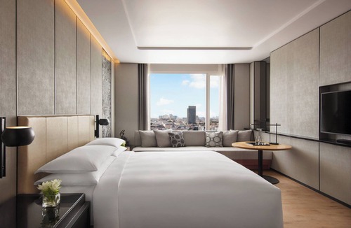 Bang Rak Hotel | Bangkok Marriott Hotel The Surawongse
