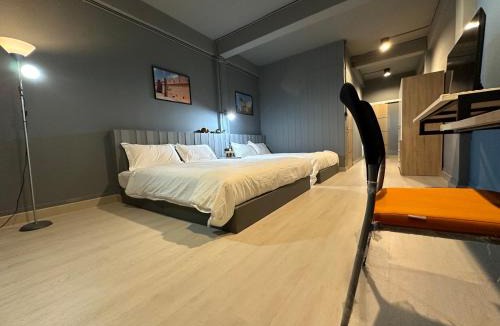 Yan Nawa House | Bangkok vibe, City House, 7 mins to BTS, City center, Private room in Sathon, Private bathroom, Bangkok, Thailand