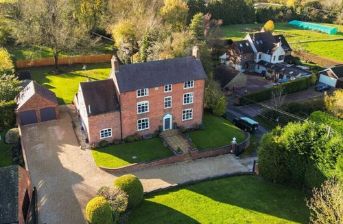 Shobdon House | Bank Farm House - Stunning House & Gardens