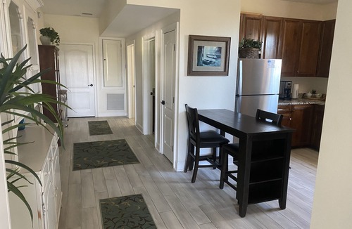 Cedar Key Apartment | Bank fishing, kayaks , hiking, bikes ,full gym and old florida personality .