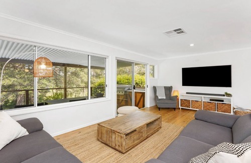 Wamberal House | BANKSIA HOUSE | pool, wifi | Accom Holidays