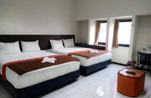 Bandung Hotel | Bantal Guling Pasar Baru Bandung