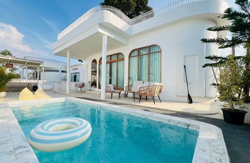 Sirindhorn Villa | BanyakasSirindhron
