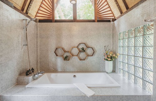 Nuea Khlong Hotel | Banyan Bay Villas