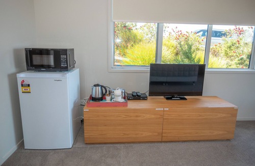 Merita Cottage | Banyan Unit A - Karikari Holiday Apartment