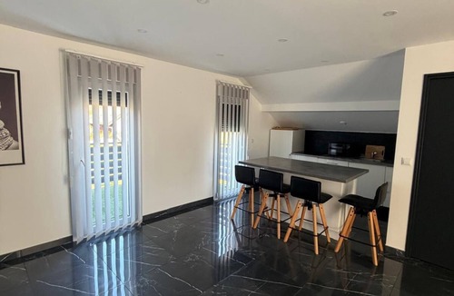 Chavanod Apartment | Bao Lounge - Apartment T3 with Pool & Parking