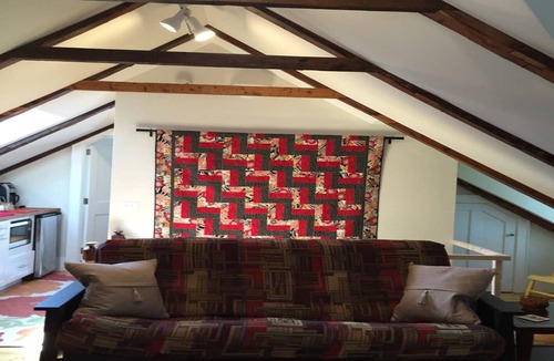 Town Hill Apartment | Bar Harbor Suite Under The Eaves