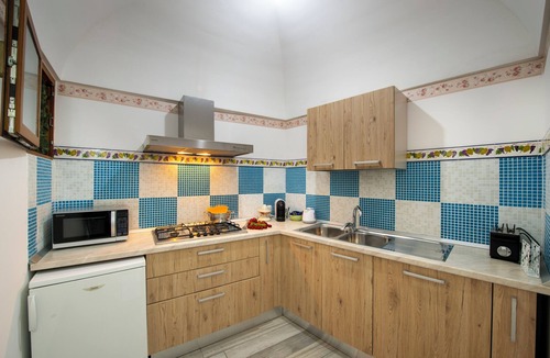 Montepertuso Apartment | Barbera House B