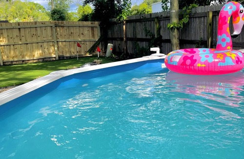 Safety Harbor House | Barbies pool house & mini golf beach getaway. Centerally located to all beaches.
