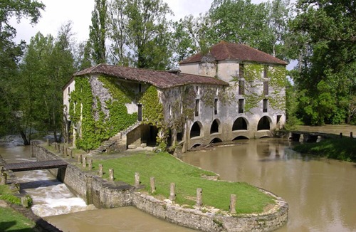 Landerrouet-Sur-Segur House | Bards - Bed and Breakfast with swimming pool