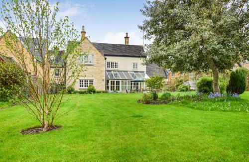 Winchcombe House | Barebones Farm