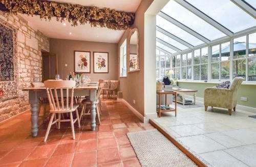 Winchcombe House | Barebones Farm