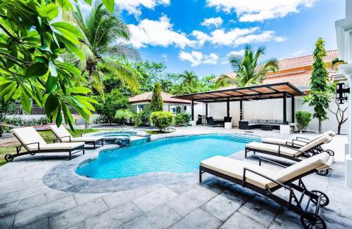 Playa Grande Villa | Barefoot Beachfront, Pool, Surf & Private Casita