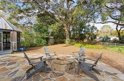 Kings Terrace House | Barefoot Bungalow - located near the Village/Pier