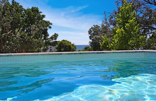 Castaways Beach House | Barefoot Bungalow - Castaways Beach