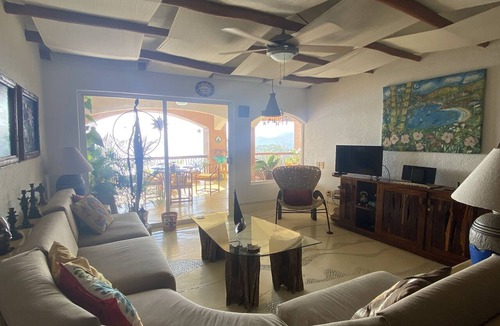 Zihuatanejo Condo | Barefoot elegance. Drop dead views. Huge terrace. Casa que Ve al Mar.