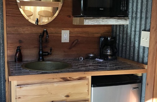 Dahlonega Hotel | Barefoot Hills