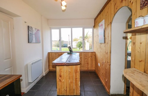 Darlington Cottage | BARFORTH HALL LODGE, pet friendly, with hot tub in Gainford