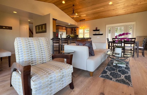 Gualala House | Barking Rock | Pickle Ball, Sunroom + Ocean Views