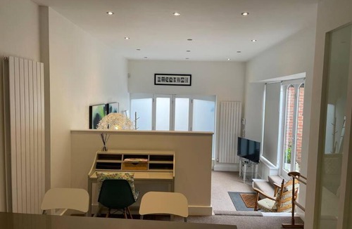 Hatfield Apartment | Barn conversion, Old Hatfield, Herts Just a few minutes walk to Hatfield train station and Hatfield House