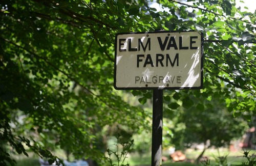 Palgrave House | Barn Conversion Sleeps 2 with Parking