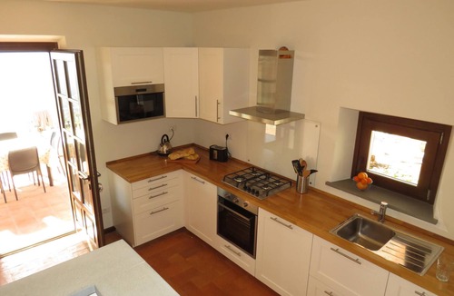 Mologno Villa | Barn renovation, panoramic Barga Views, Private Heated* Pool. Walk to restaurant
