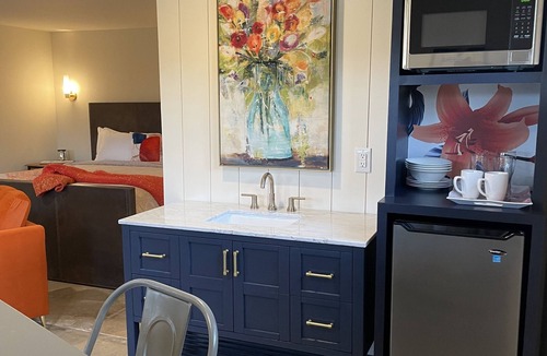 Boyd Tavern Apartment | Barn Studio in country setting but close to town