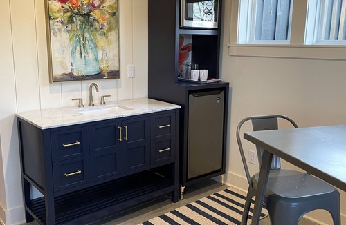 Boyd Tavern Apartment | Barn Studio in country setting but close to town