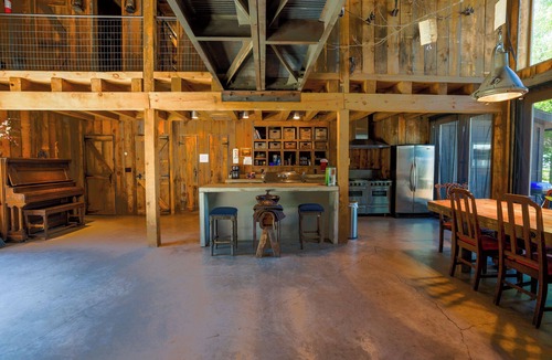 Escanaba House | Barn-style home with indoor pool and sauna on Little Bay de Noc