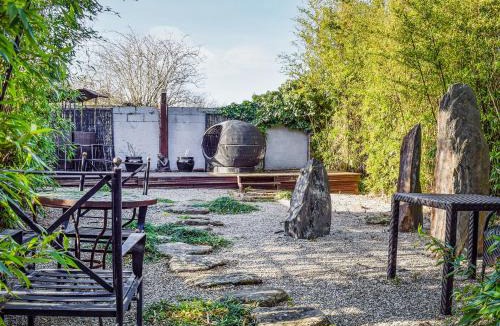 Wooburn Moor House | Barn Suite