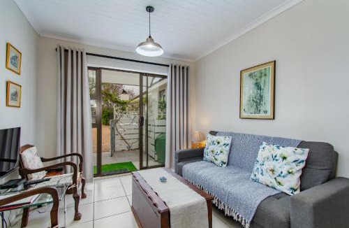 Somerset West Apartment | Barnacle Tree