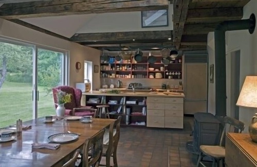 Barnard House | Barnard Lodge: Restored and Spacious 1795 Cape Home -
