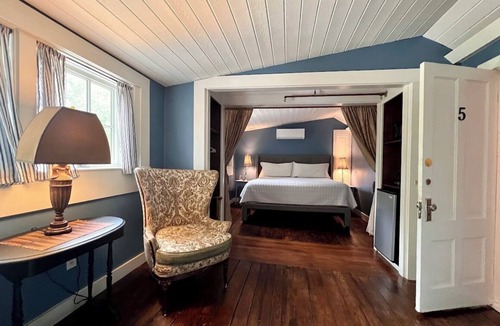 Blue Hill Hotel | Barncastle Inn & Restaurant