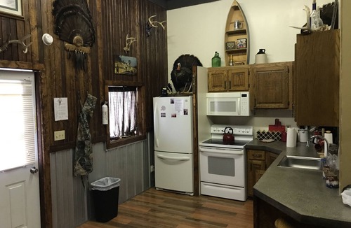 Dresden Cabin | Barndominium that is Pet friendly, near wineries & Woodbury Wildlife Area .