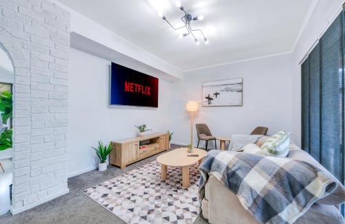 Elizabeth Downs House | Barossa Gateway - Elizabeth Family Brick House