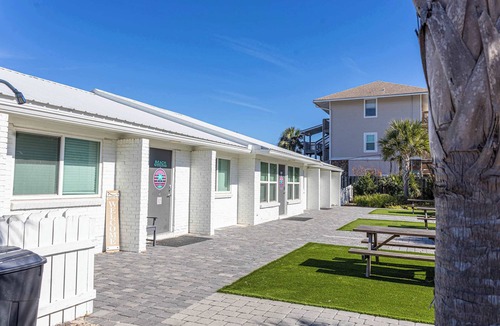Fort Walton Beach Villa | Barracuda 2🌊Cottage Near the Beach🌞Dogs OK🐶