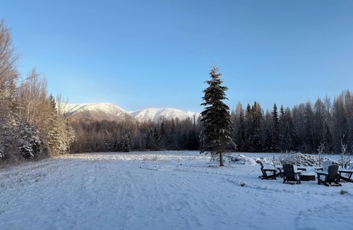 Tanaina House | Barrel Sauna + Open Concept + Mountain Getaway = Relaxing Stay