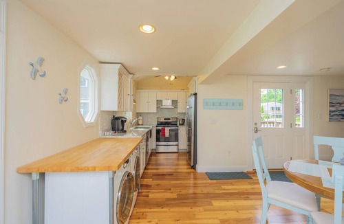 Barrington House | Barrington Waterfront Cottage w/Yard & Dock