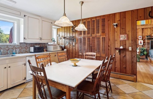 Moscow House | Barrows Barn - a Distinctive Stowe Home with Character and Warmth!