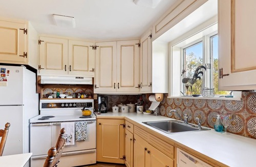 Moscow House | Barrows Barn - a Distinctive Stowe Home with Character and Warmth!