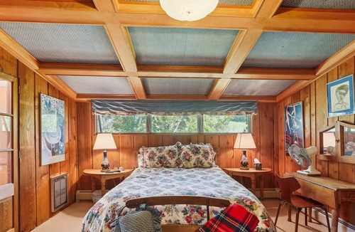 Moscow House | Barrows Barn - a Distinctive Stowe Home with Character and Warmth!